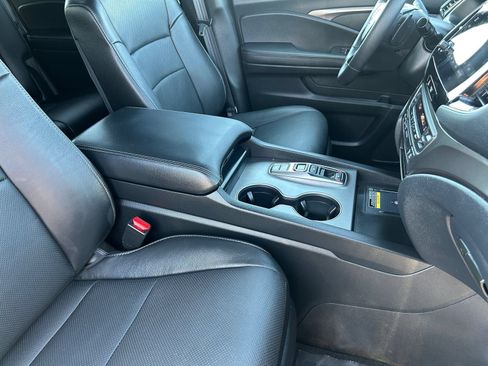 Used 2025 Honda Passport EX-L image 13