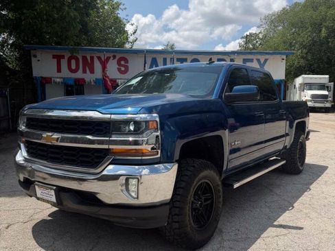 Used 2018 Chevrolet Silverado 1500 LT w/ Texas Edition RWD image 1