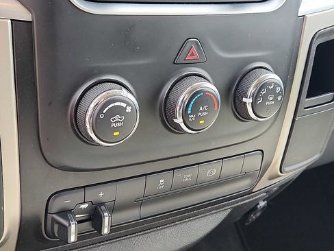 Used 2014 RAM 2500 SLT AWD/4WD image 15