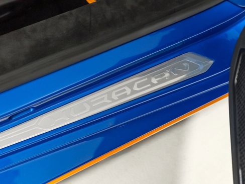 Used 2023 Lamborghini Huracan Tecnica image 39