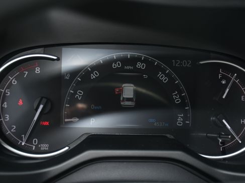 Used 2025 Toyota RAV4 LE AWD/4WD image 13