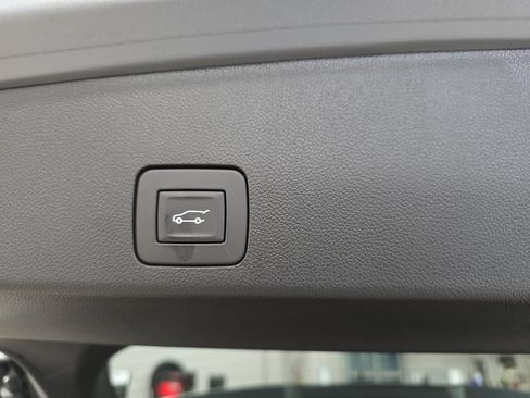 Used 2023 Buick Encore GX Select w/ Sport Touring Package FWD image 13