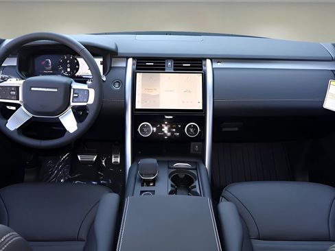 New 2026 Land Rover Discovery Dynamic SE AWD/4WD image 13