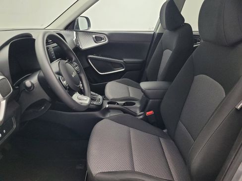 Used 2024 Kia Soul LX w/ Option Group 015 image 17