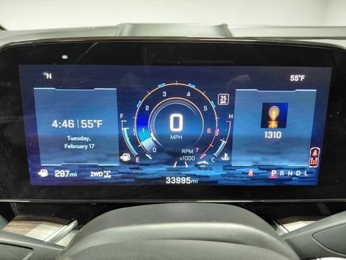 Used 2025 Chevrolet Suburban Z71 image 30