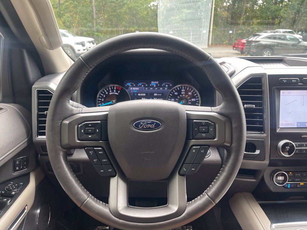 Used 2020 Ford Expedition XLT w/ Equipment Group 202A AWD/4WD image 18