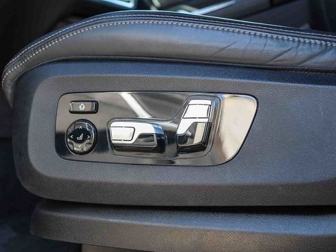 Used 2024 BMW X7 M60i AWD/4WD image 22