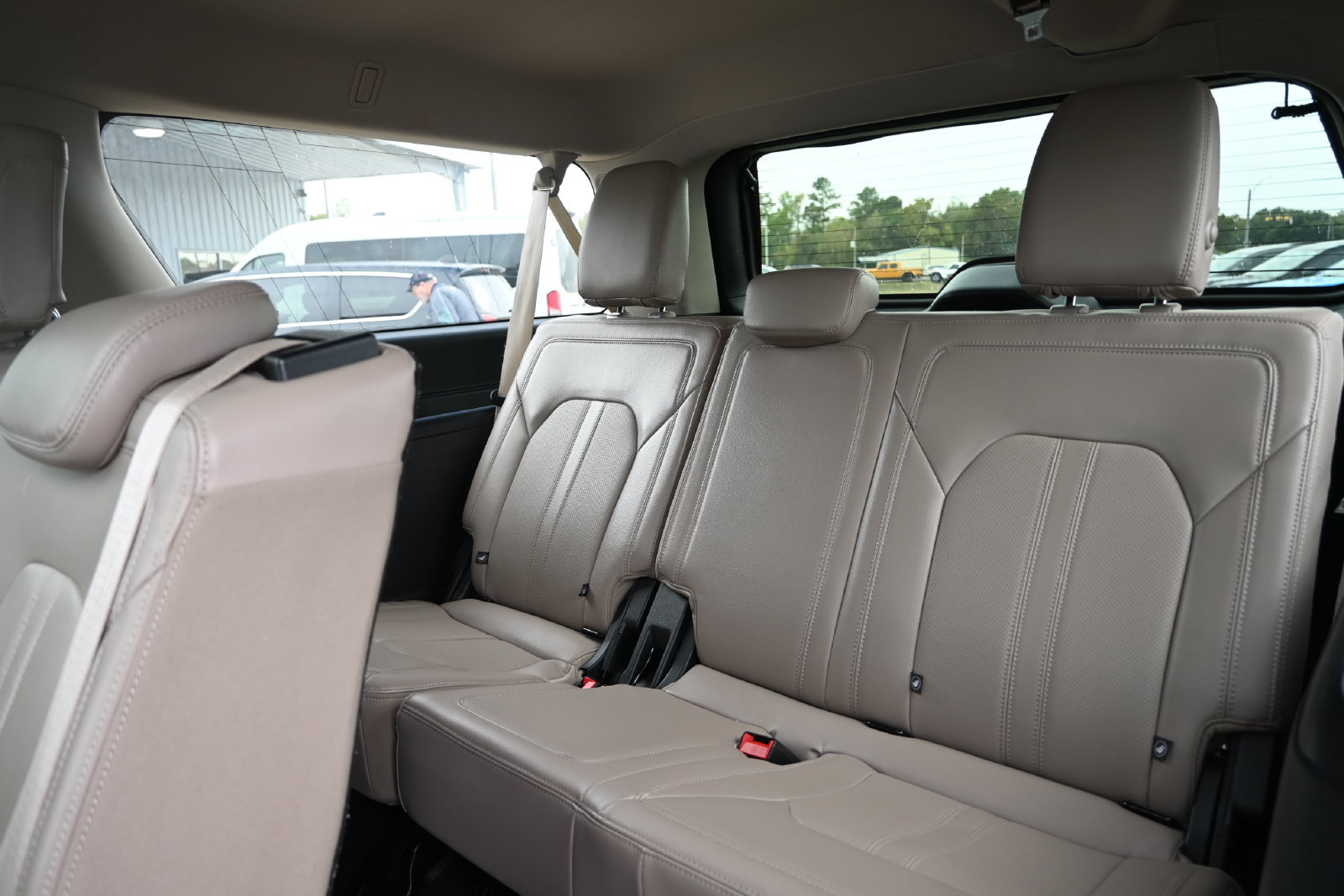 Used 2024 Ford Expedition Max Limited RWD image 24