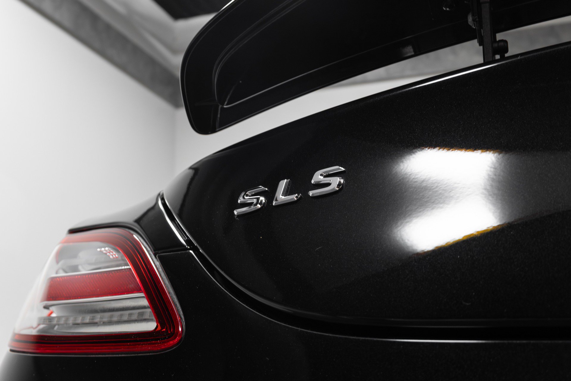 Used 2012 Mercedes-Benz SLS AMG Roadster image 33