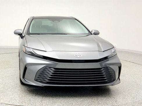 Used 2026 Toyota Camry XLE image 2