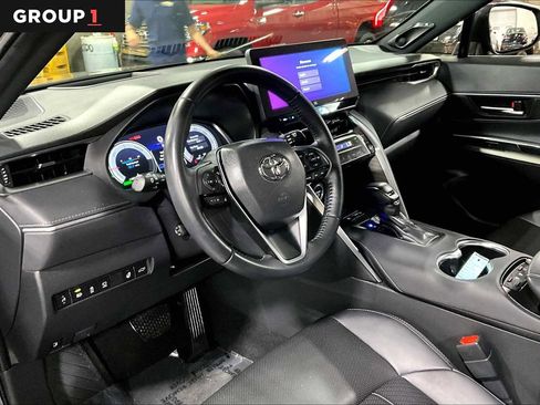 Certified 2024 Toyota Venza Limited image 18