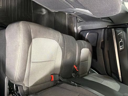Used 2018 Ford Explorer XLT FWD image 17