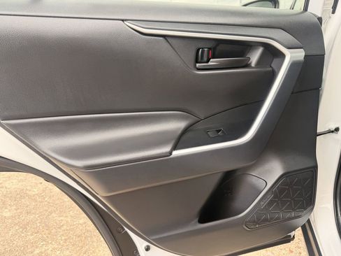 Used 2024 Toyota RAV4 LE AWD/4WD image 21