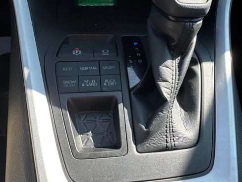 Used 2023 Toyota RAV4 LE AWD/4WD image 24