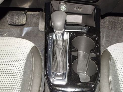 Used 2024 Chevrolet Trax LT image 36