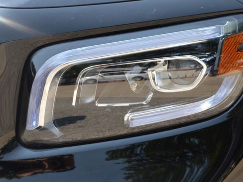 Used 2023 Mercedes-Benz GLB 250 image 5