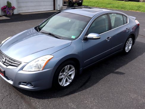 Used 2010 Nissan Altima 3.5 SR w/ Sport Pkg image 11