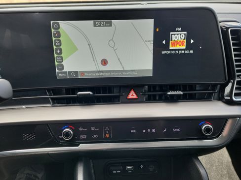 Used 2023 Kia Sportage EX AWD/4WD image 27