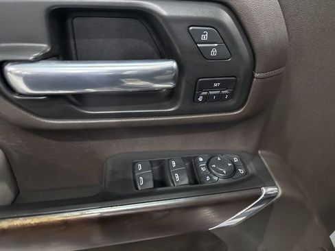 Used 2021 GMC Sierra 2500 SLT w/ SLT Preferred Package image 15