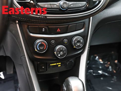 Used 2021 Chevrolet Trax LT w/ Driver Confidence Package image 20