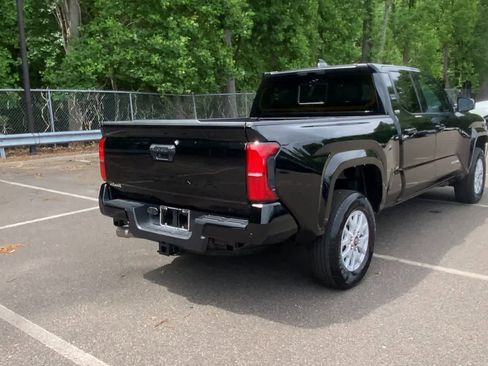 Used 2026 Toyota Tacoma SR5 AWD/4WD image 8