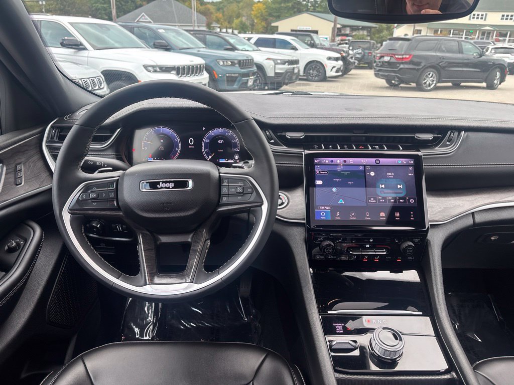 Certified 2024 Jeep Grand Cherokee Limited AWD/4WD image 19