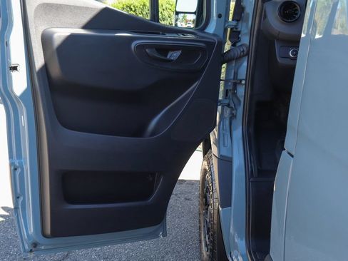 Used 2020 Mercedes-Benz Sprinter 1500 image 19