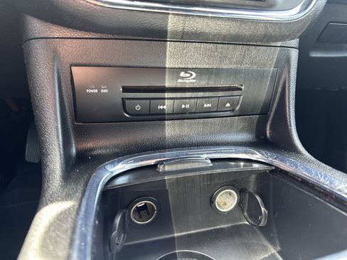 Used 2016 Chrysler Town & Country S w/ Driver Convenience Group FWD image 22