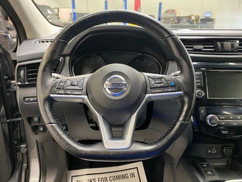 Used 2022 Nissan Rogue Sport SV w/ Technology Package AWD/4WD image 26