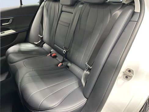 Used 2025 Mercedes-Benz E 350 4MATIC Sedan image 29
