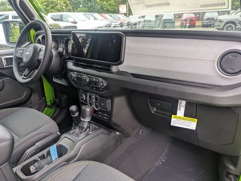 New 2025 Jeep Gladiator Sport image 18