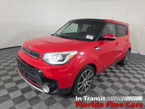 Used 2018 Kia Soul ! w/ Tech Package FWD image 1