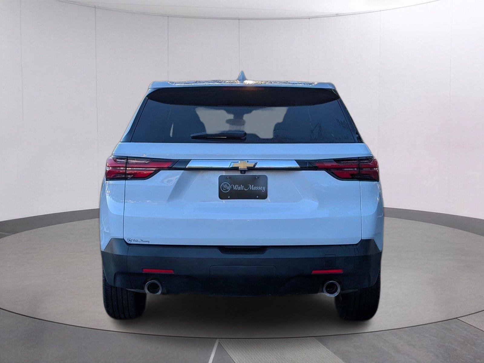 Used 2022 Chevrolet Traverse LS FWD image 4