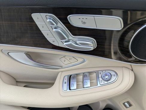 Used 2022 Mercedes-Benz GLC 300 image 10