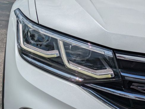 Used 2022 Volkswagen Tiguan SEL R-Line AWD/4WD image 8