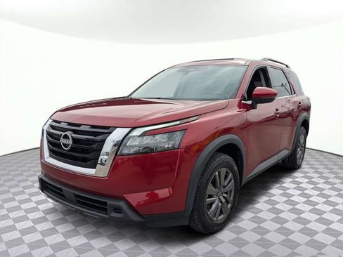 Used 2025 Nissan Pathfinder SV image 7