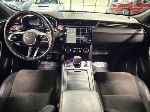 Used 2023 Jaguar F-PACE SVR AWD/4WD image 2
