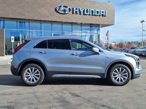 Used 2023 Cadillac XT4 Premium Luxury image 2