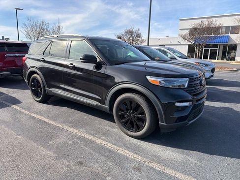 Certified 2023 Ford Explorer Limited w/ Equipment Group 301A image 11