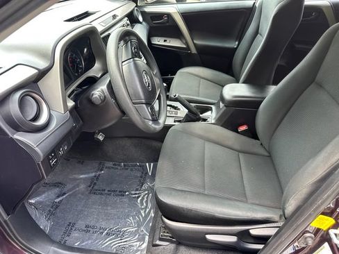 Used 2018 Toyota RAV4 LE w/ All Weather Liner Package AWD/4WD image 27