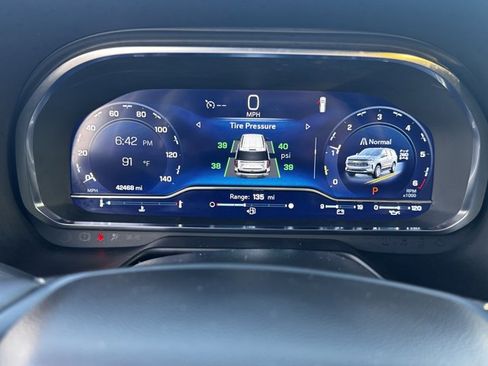 Used 2024 Chevrolet Suburban Z71 w/ Luxury Package image 18