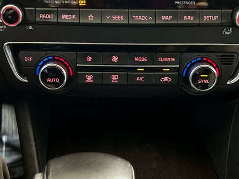 Used 2019 Kia Optima EX w/ EX Premium Package FWD image 12