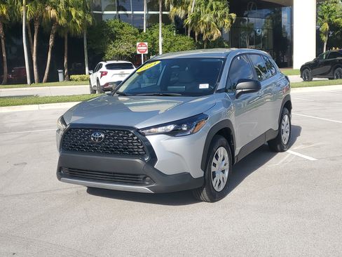 Used 2024 Toyota Corolla Cross L image 7