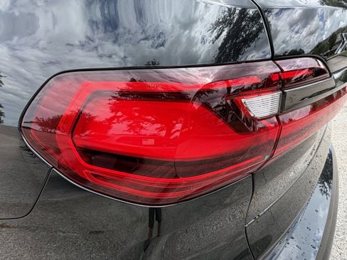 Used 2022 BMW X7 xDrive40i w/ M Sport Package AWD/4WD image 10