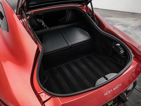 Used 2019 Aston Martin V8 Vantage Coupe RWD image 99
