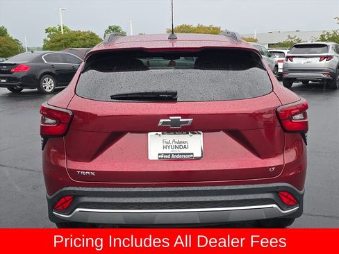 Used 2024 Chevrolet Trax LT w/ Driver Confidence Package FWD image 4