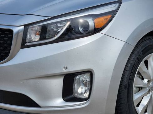 Used 2017 Kia Sedona EX FWD image 5