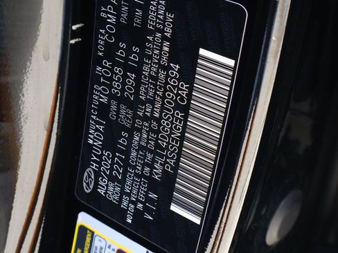Used 2025 Hyundai Elantra SE FWD image 19