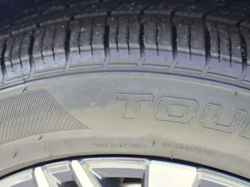 Used 2025 Nissan Altima 2.5 SV FWD image 11