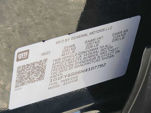 Used 2022 Chevrolet Bolt EUV LT w/ Convenience Package FWD image 24